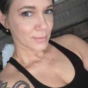 Meet your Posher, Shana